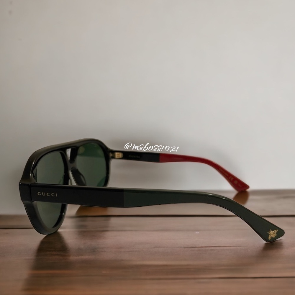 Gucci Authentic Black/Red/Green Sunglasses W/Gold Bee+Case BRAND NEW NEVER WORN - Picture 4 of 4